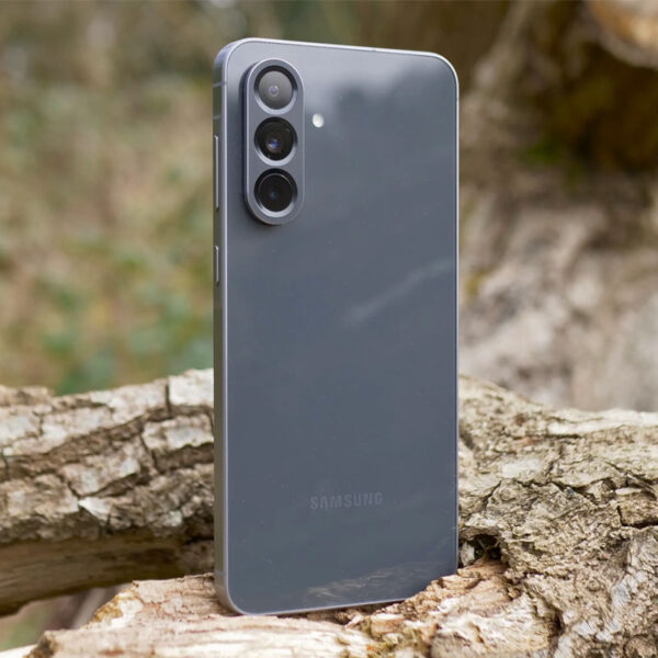 گوشی موبایل سامسونگ مدل Galaxy A56 دو سیم کارت ظرفیت 128 گیگابایت و رم 8 گیگابایت - ویتنام - به همراه شارژر 45 وات سامسونگ