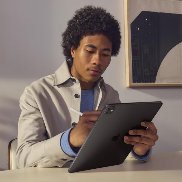 تبلت 11 اینچ اپل مدل iPad Pro 2024 M4 Wi-Fi ظرفیت 256 گیگابایت و رم 8 گیگابایت