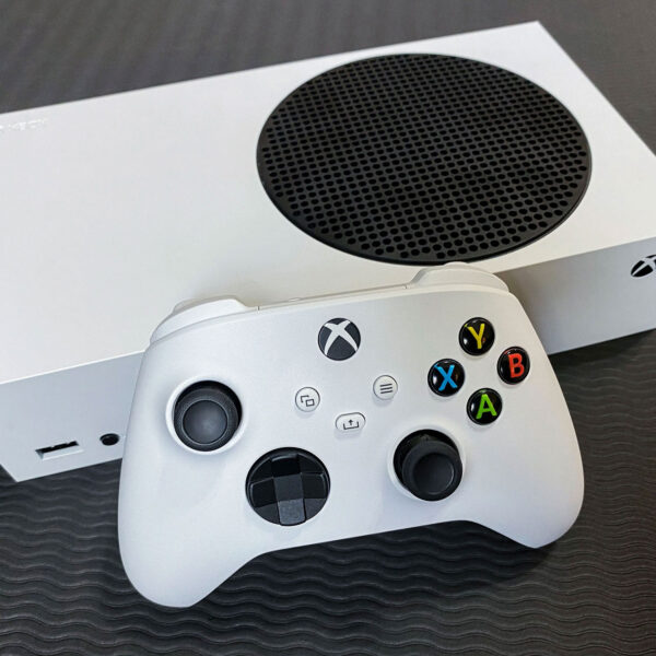 کنسول بازی مایکروسافت مدل Xbox Series S ظرفیت 512 گیگابایت به همراه دسته اضافی