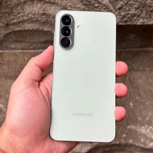 گوشی موبایل سامسونگ مدل Galaxy A56 دو سیم کارت ظرفیت 128 گیگابایت و رم 8 گیگابایت - ویتنام - به همراه شارژر 45 وات سامسونگ